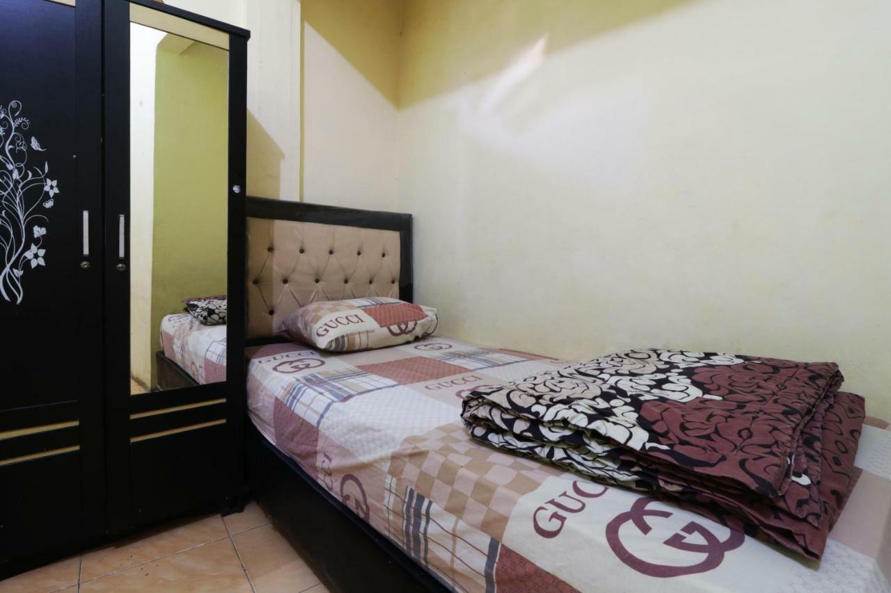 Hotel Wisma Yuli Syariah Medan Exterior foto